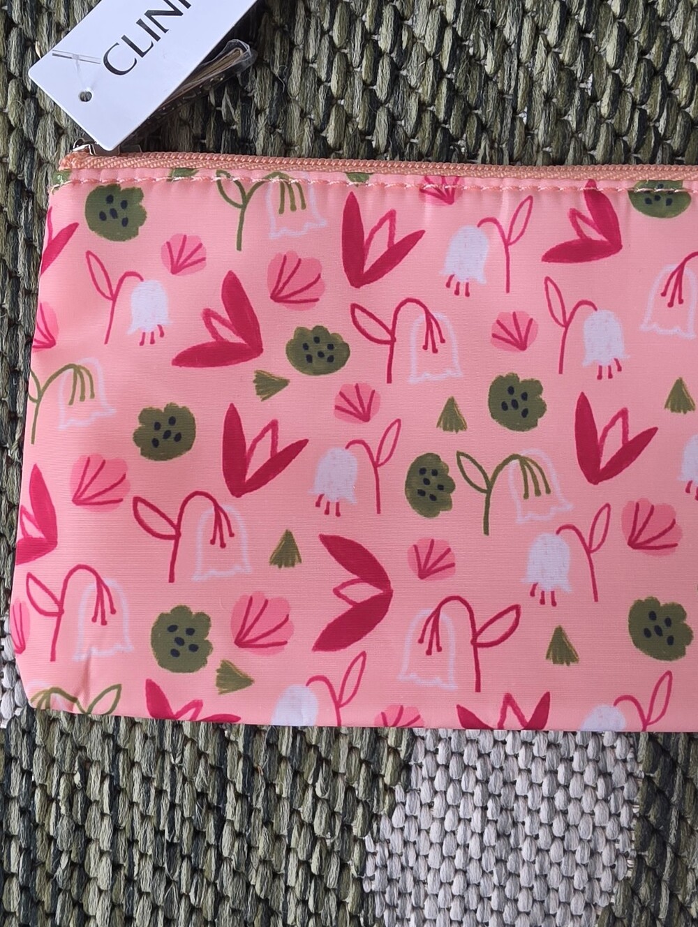 Makeup Bag & Sample Bundle - Picture 7 of 8